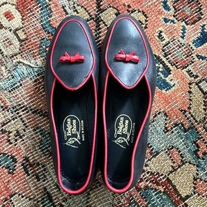 Women’s 8.5 Belgian Shoes loafers. Navy blue w red piping. Excellent condition!